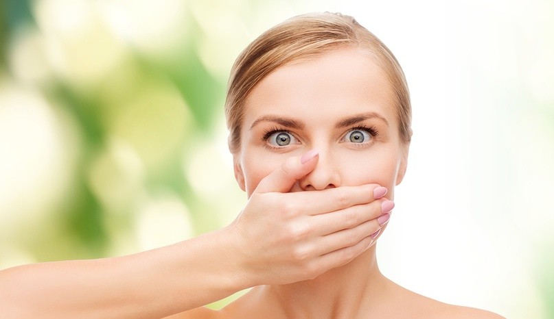 Как избавится от запаха изо рта во время диеты