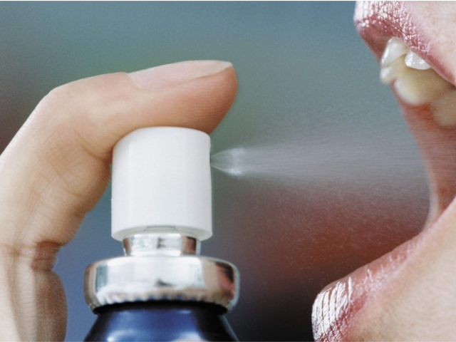 Как быстро вылечить запах изо рта